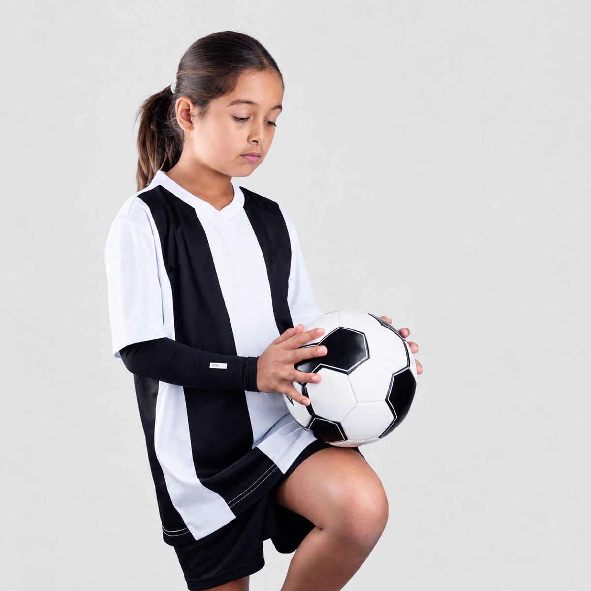 02-black-football-knee-1200.jpg