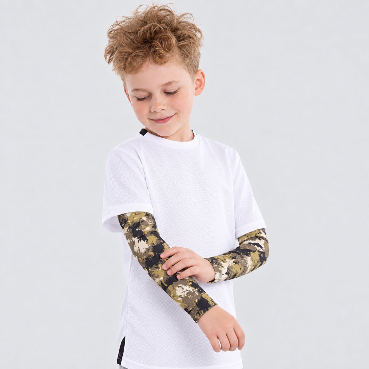 02-olive-camo-sleeve-pose-1200.jpg
